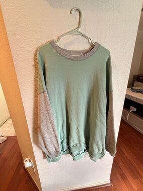 Women’s Two-Tone Sage and Heather Gray Crewneck Sweatshirt